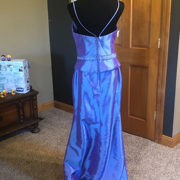 Ladies Long Blue Taffeta Dress - Picture 2 of 5